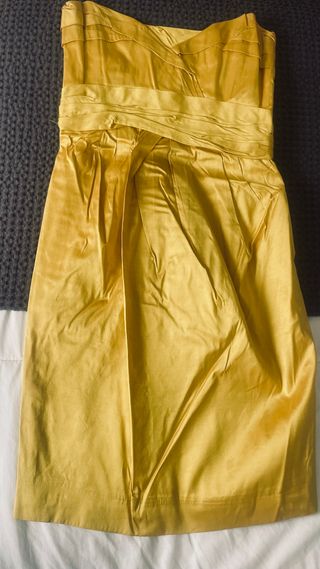 Vestido palabra de honor dorado
