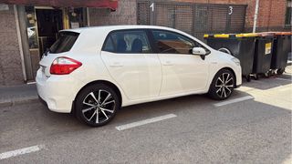 Toyota Auris 2012