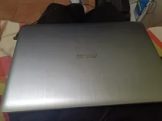 Ordenador portátil ASUS negro