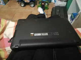 Ordenador portátil ASUS negro