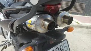 Yamaha FZ6 Negra –Carácter, potencia y estilo.