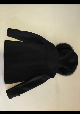 Abrigo Zara estilo Montgomery