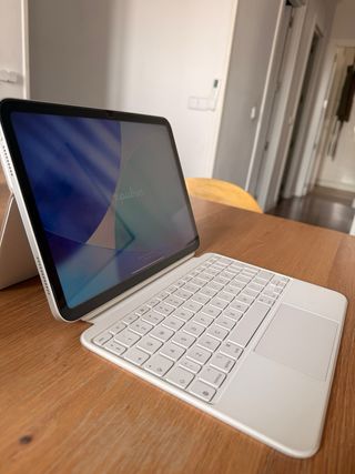 iPad 10ª Gen 164GB + Teclado Original Blanco