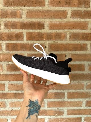 Zapatillas Adidas Negras y Blancas