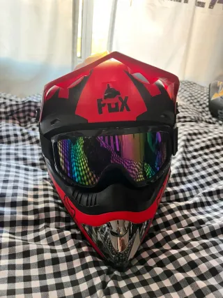 Casco integral Fox, guantes y máscara