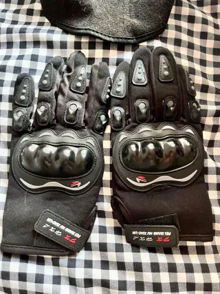 Casco integral Fox, guantes y máscara
