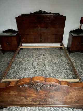 Estructura cama antigua madera tallada