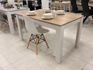 Mesa comedor de madera - Nueva