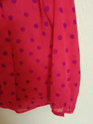 Blusa Veintitantos lunares roja y morada XL