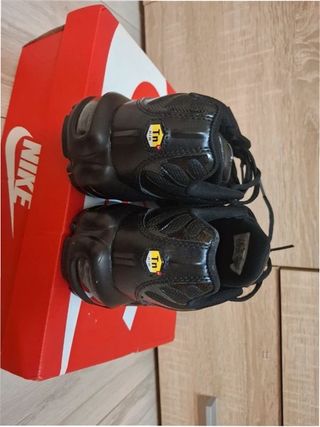 Nike Air Max Plus Triple Negro Talla 38