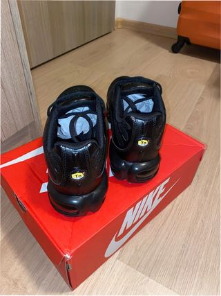 Nike Air Max Plus TN Triple Black Talla 40