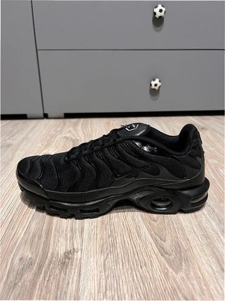 Nike Air Max Plus TN Triple Black 37.5
