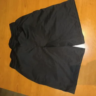 Pantalón corto Corteiz negro y rosa