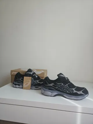 Asics Gel NYC Negro/Gris