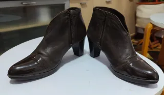 Botines de tacón marrones