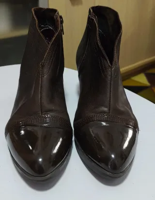 Botines de tacón marrones