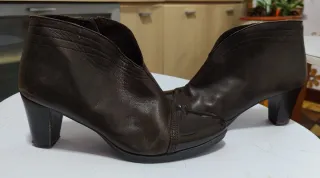 Botines de tacón marrones