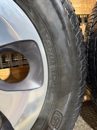 Juego Llantas 18’’ JEEP JK con Neumáticos Yokohama