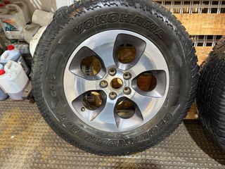 Juego Llantas 18’’ JEEP JK con Neumáticos Yokohama