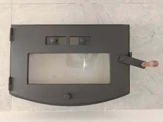 Puerta de horno de hierro