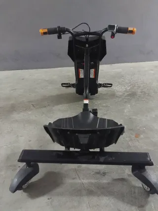 Triciclo Eléctrico Infantil Infiniton