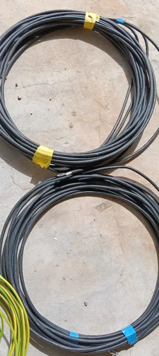 Lote cables eléctricos y pasacables