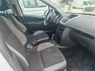 Peugeot 207 2012