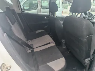 Peugeot 207 2012