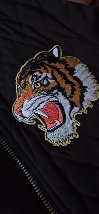 Chaqueta Bomber Suite Blanco Tigre Talla S