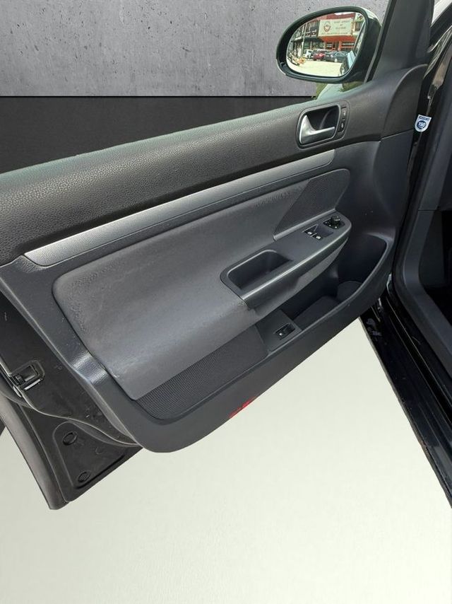 Volkswagen Golf Advance (2007)