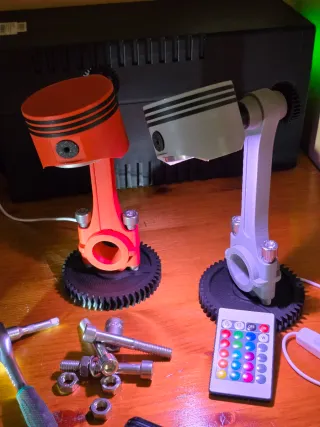 Lámpara LED Diseño Mecánico Multicolor
