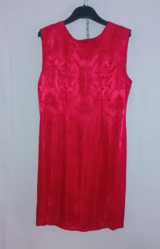 Vestido rojo corto con estampado