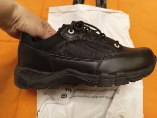 Zapatos de seguridad Magnum negros