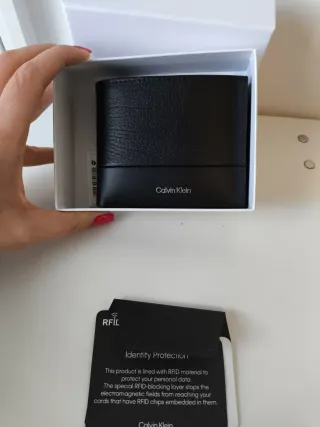 Portafoglio Calvin Klein uomo in pelle nero