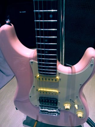 Guitarra Eléctrica Jet JS400 Rosa