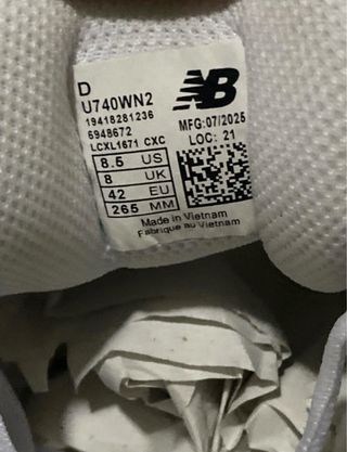 Zapatillas New Balance 740 Plata y Blancas