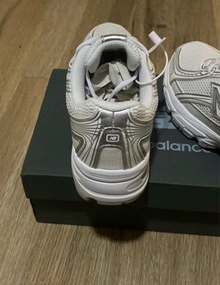 Zapatillas New Balance 740 Plata y Blancas