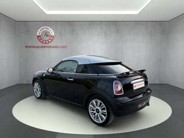 MINI Cooper Brick Lane (2012)