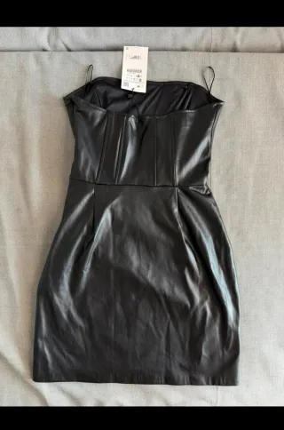 Vestido Zara efecto piel negro T.S