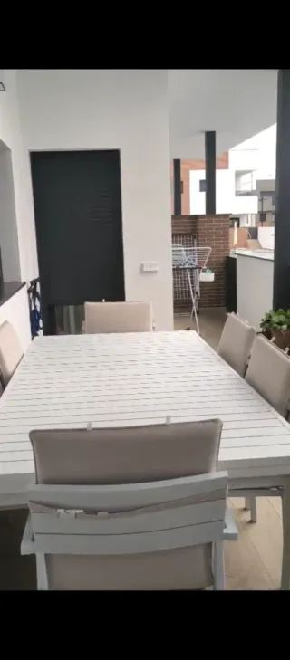 Conjunto de mesa y sillones para exterior