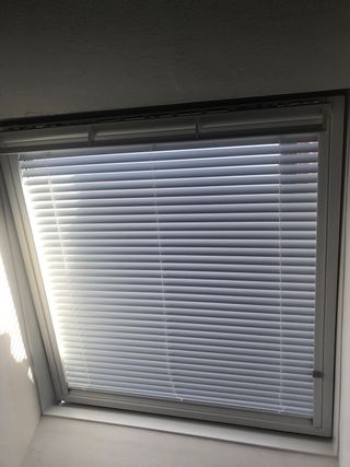 Cortina veneciana VELUX gris