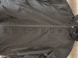 Cortavientos Negro