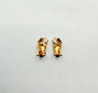 Pendiente Manos de oro de 18k circonitas, 3.69 g.