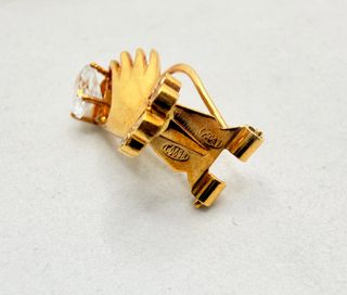 Pendiente Manos de oro de 18k circonitas, 3.69 g.