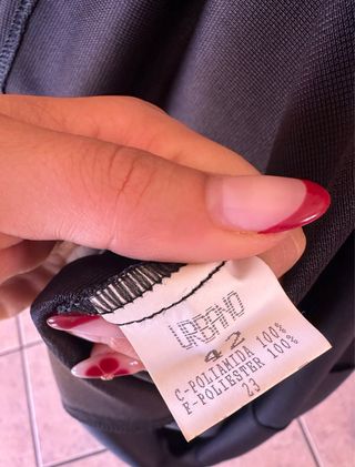 Vestido negro corto con encaje