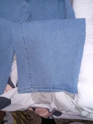 Pantalón vaquero Mila Talla 44 son nuevos.