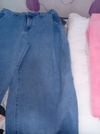 Pantalón vaquero Mila Talla 44 son nuevos.