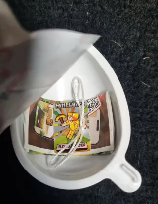 Figura Minecraft Alex Armadura Oro Kinder Joy