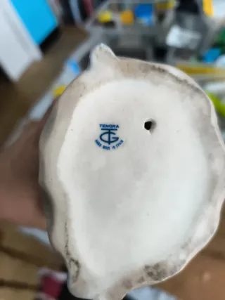 Figura de porcelana de una madre y su hija