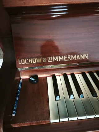 Piano Vertical Lochow&Zimmermann Strauss